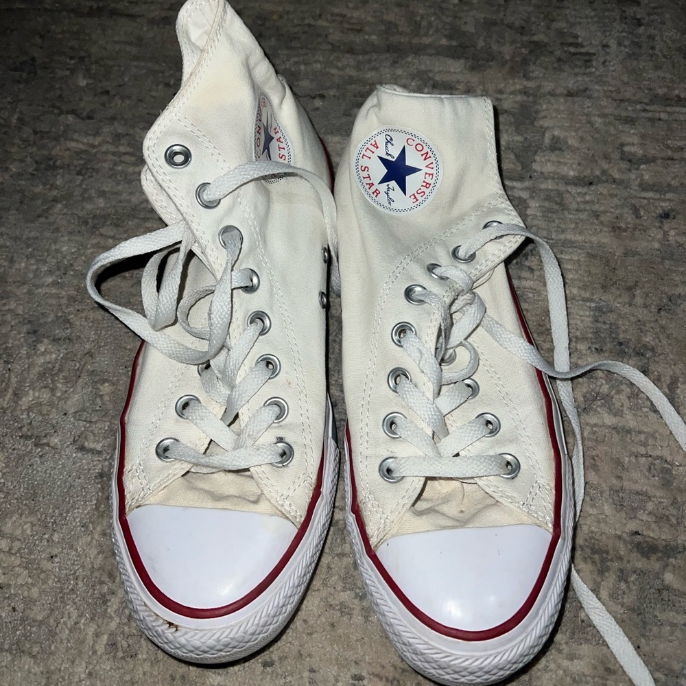 Great condition white high top converse size 9